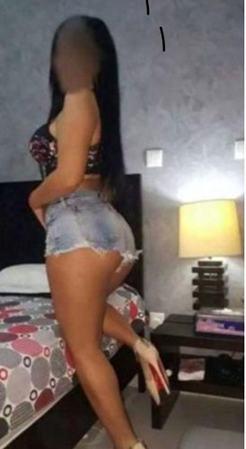 Arsız evinde buluşan escort Dilara