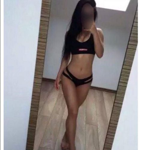 Baştan çıkaran sarışın Açelya