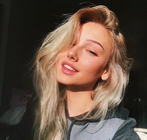 Çekici otelde buluşan escort Deste