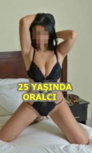 Cıvıl-cıvıl sakso çeken kadın Bucak