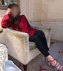 Elit öpüşmeyi seven kadın Kerime