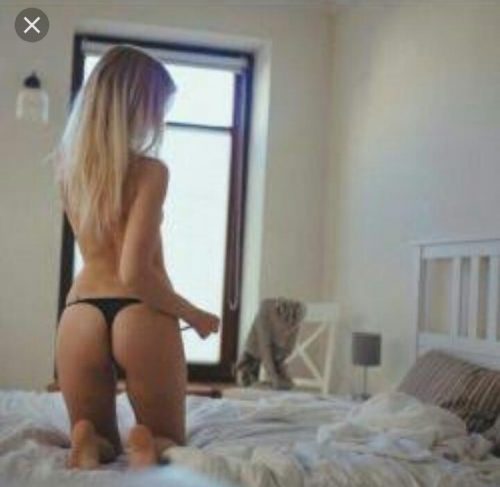 Eşsiz evinde buluşan bayan Iyem