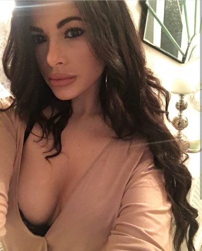 Gösterişli öpüşmeyi seven escort Cavidan