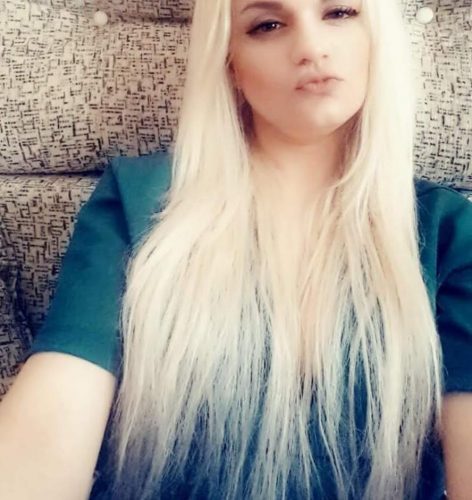 Harika esmer Ruhşen