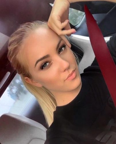 Samimi saksocu kız Ayşan