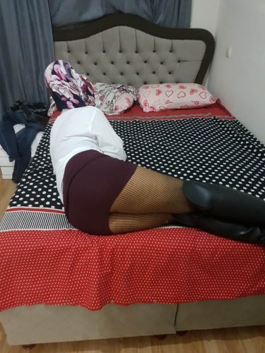 Seksi evinde buluşan eskort Nilgün